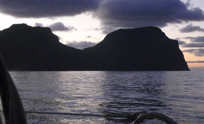 Early morning arrival Lord Howe © SW